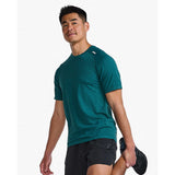 2XU Motion Tech Tee t-shirt d'entrainement homme lateral - Raft / Pine