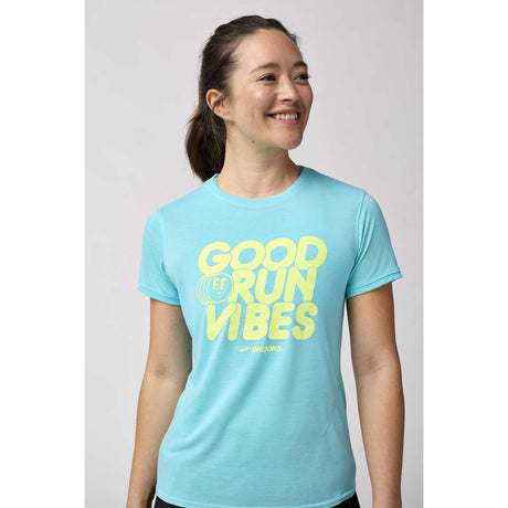 Brooks Distance 3.0 t-shirt de course à manches courtes femme face - Strobe Blue / Good Run Vibes