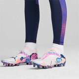 Puma Future 7 Ultimate Vol. Up FG/AG chaussures de soccer à crampons - Puma White / Luminous Blue / Poison Pink