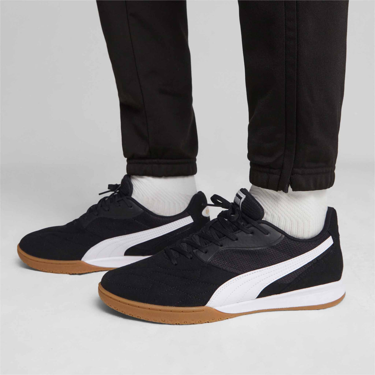 Puma King Top It Indoor Soccer Shoes - Puma Black / Puma White