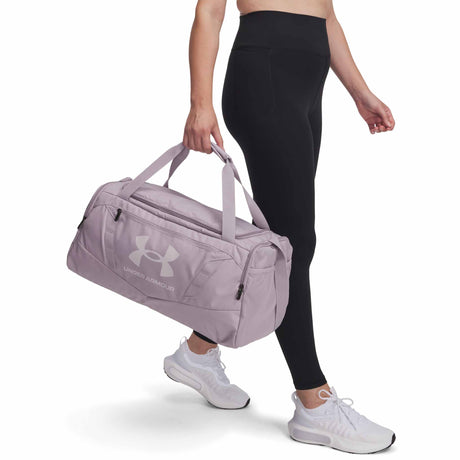 UA Undeniable 5.0 Duffle sac de sport - Small - live -Gris Aube / Rose Prime / Gris Neutre