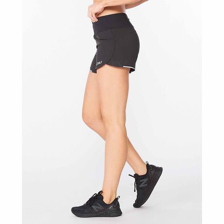 2XU Aero 4" Shorts de course à pied pour femme Black vue de côté