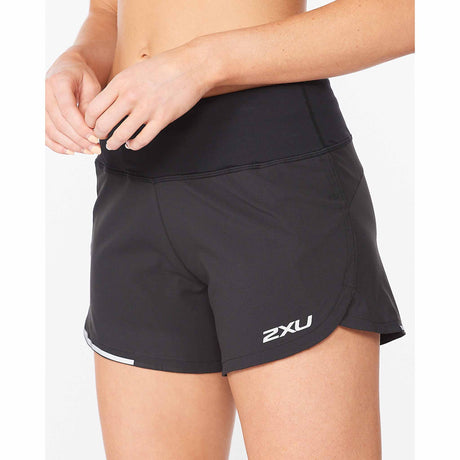 2XU Aero 4" Shorts de course à pied pour femme Black vue de près