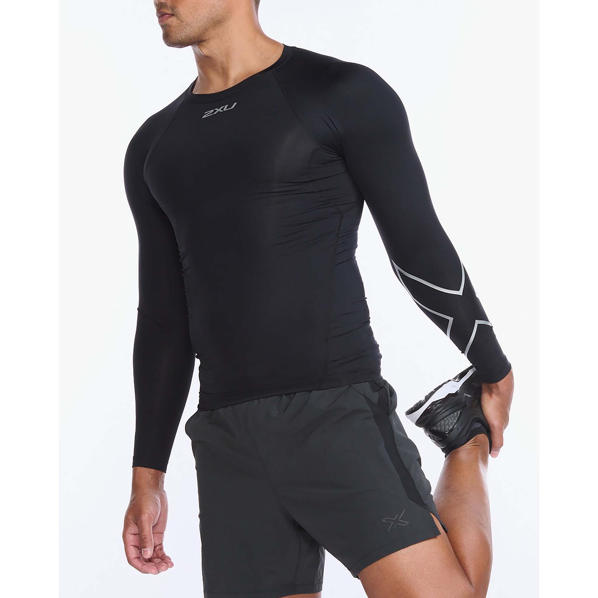 2XU long sleeve Core compression shirt for men - Soccer Sport Fitness