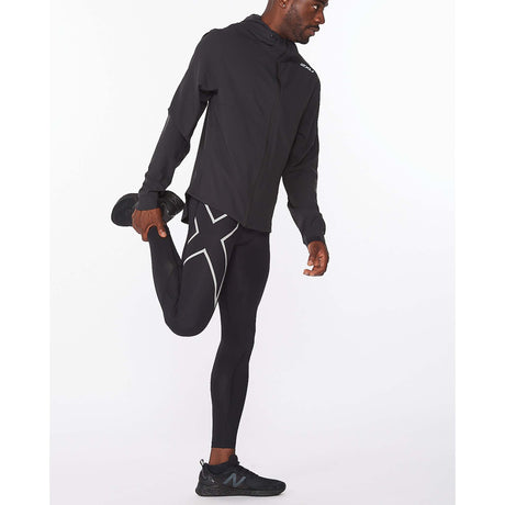 2XU Aero manteau de course à l'épreuve de l'eau homme live