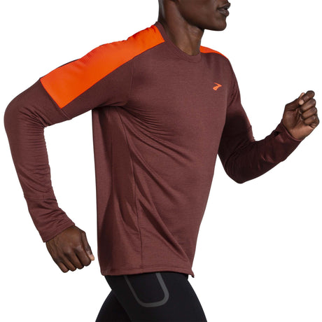 Chandail de course à pied à manches longues Brooks Notch Thermal 2.0 Run Raisin Vivid Flame homme action