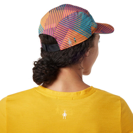 Smartwool Go Far Feel Good Runner's Cap casquette de course à pied femme festive fuchsia dos