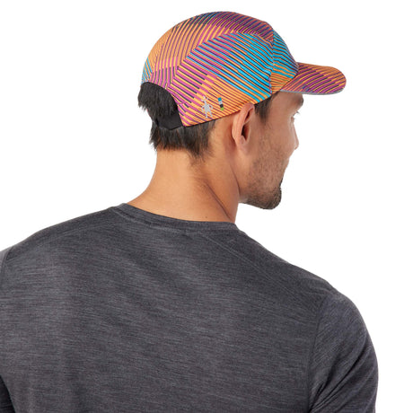 Smartwool Go Far Feel Good Runner's Cap casquette de course à pied homme festive fuchsia dos